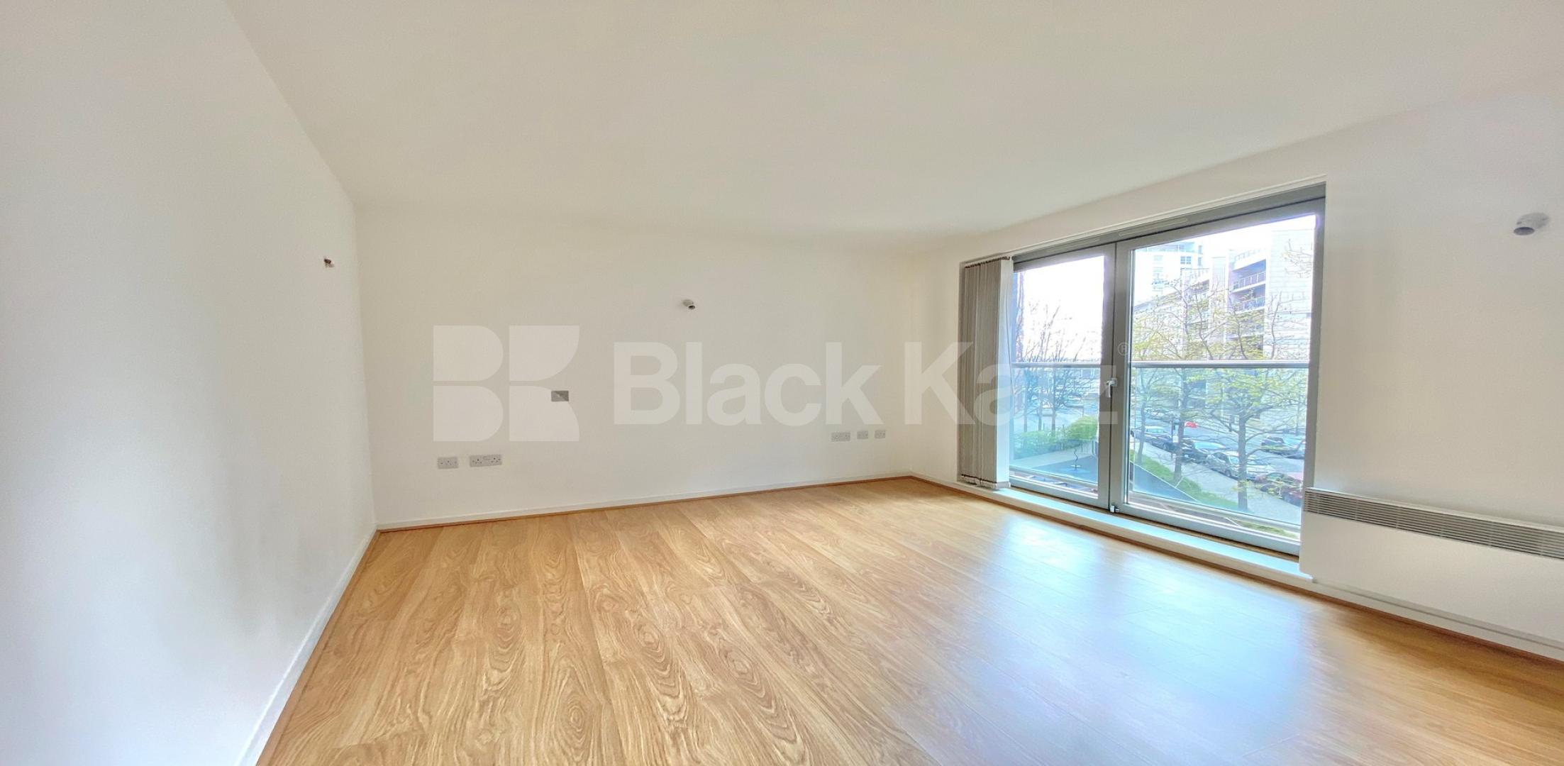 			VIRTUAL TOUR AVAILABLE!, 1 Bedroom, 1 bath, 1 reception Apartment			 Thames Path (NE Extension), Canary Wharf / Isle Of Dogs